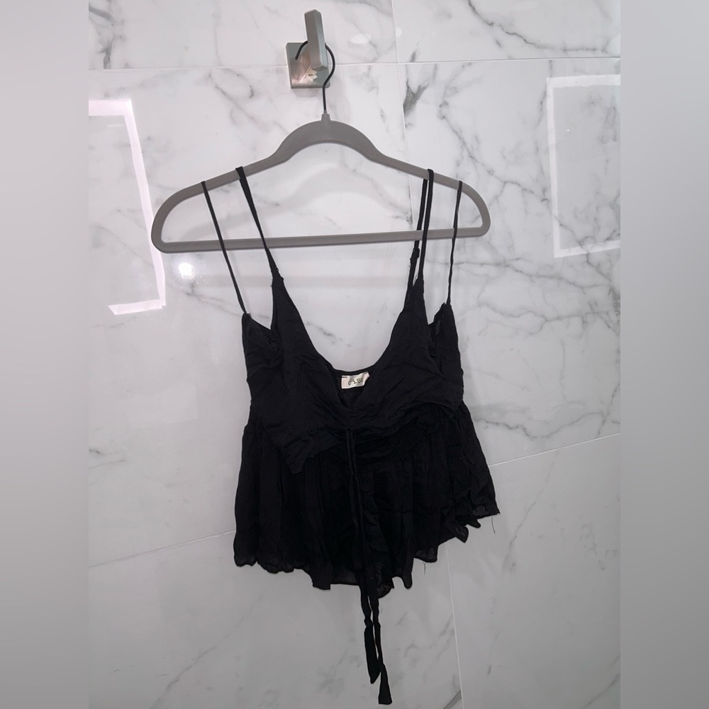 Strappy top, tie in front